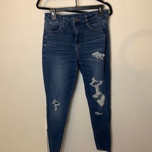 AMERICAN EAGLE HIGH RISE JEANS